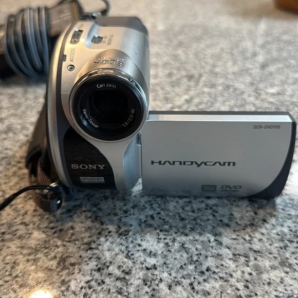 Sony Handycam DCR-DVD105E Camcorder with Mini DVD-RW Discs - Picture 1 of 8